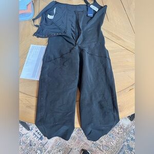 Women's under garment girdle